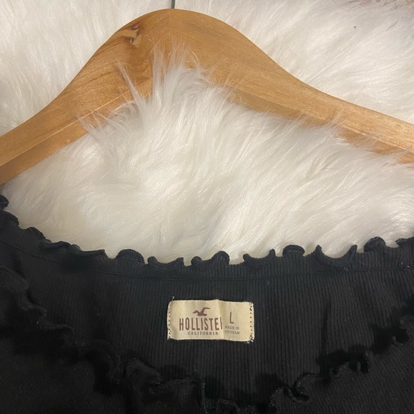 Hollister off the shoulder top Size L - Picture 2 of 2